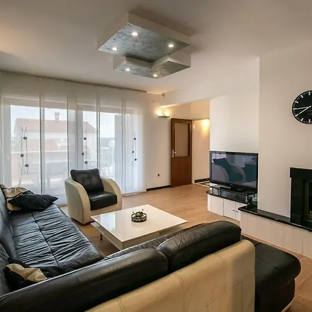 Appartement Cave Romane With Private Pool And Sea View