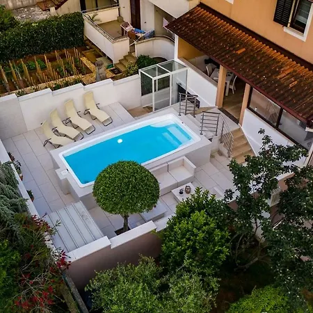 Cave Romane With Private Pool And Sea View Apartment