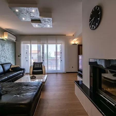 Apartment Cave Romane With Private Pool And Sea View