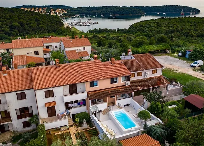 Cave Romane With Private Pool And Sea View Appartement